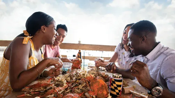 Enjoying crabs